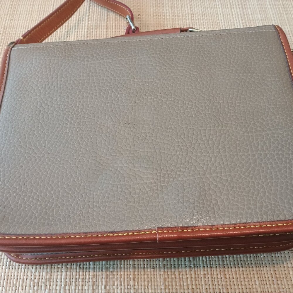 Dooney and Bourke All Weather Leather handbag / purse - Picture 4 of 12